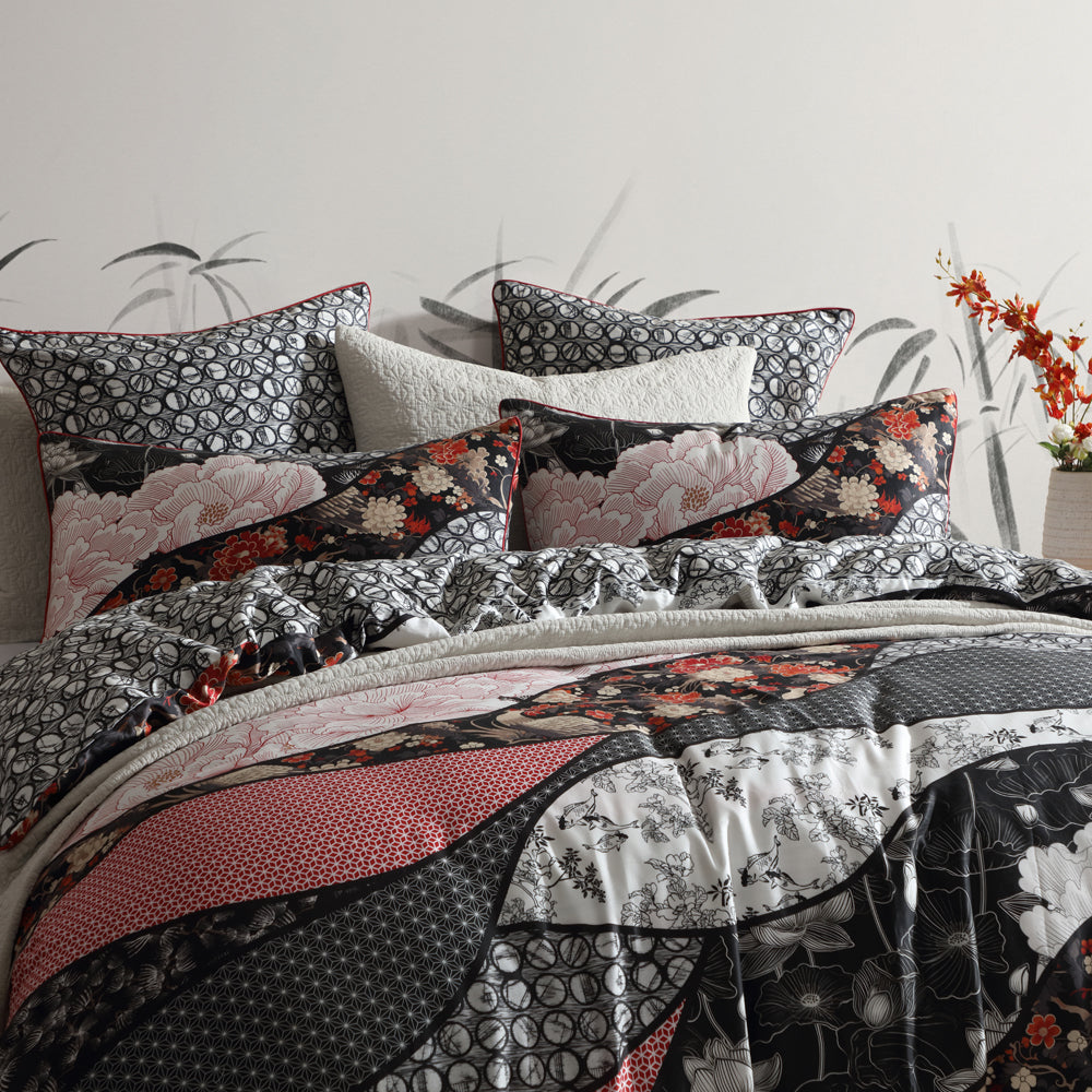 King - Sized Yume Red Quilt Cover Set with Stunning Japanese Prints