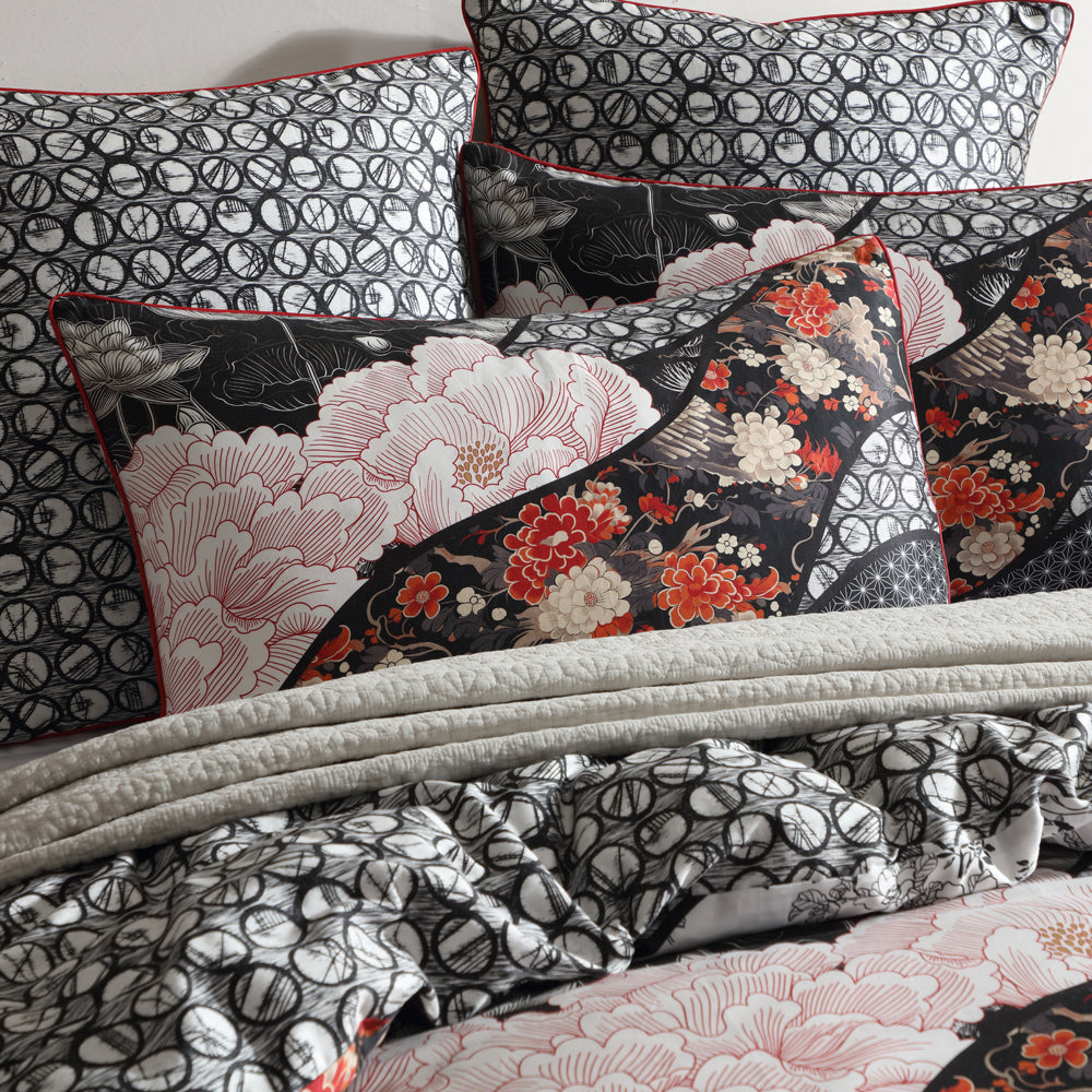 King - Sized Yume Red Quilt Cover Set with Stunning Japanese Prints