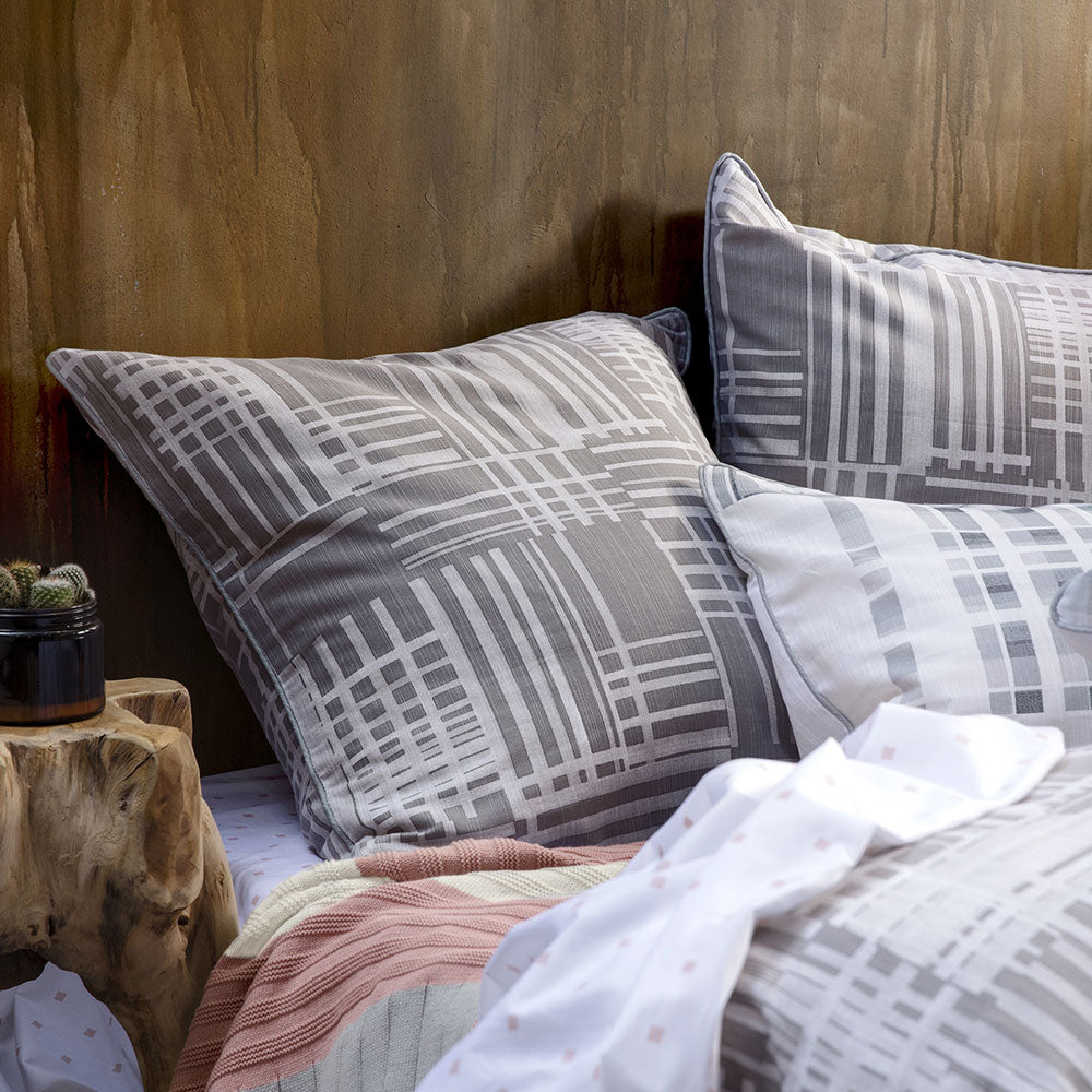 Zaviour Modern Tartan Queen Bed Multi Quilt Cover Set
