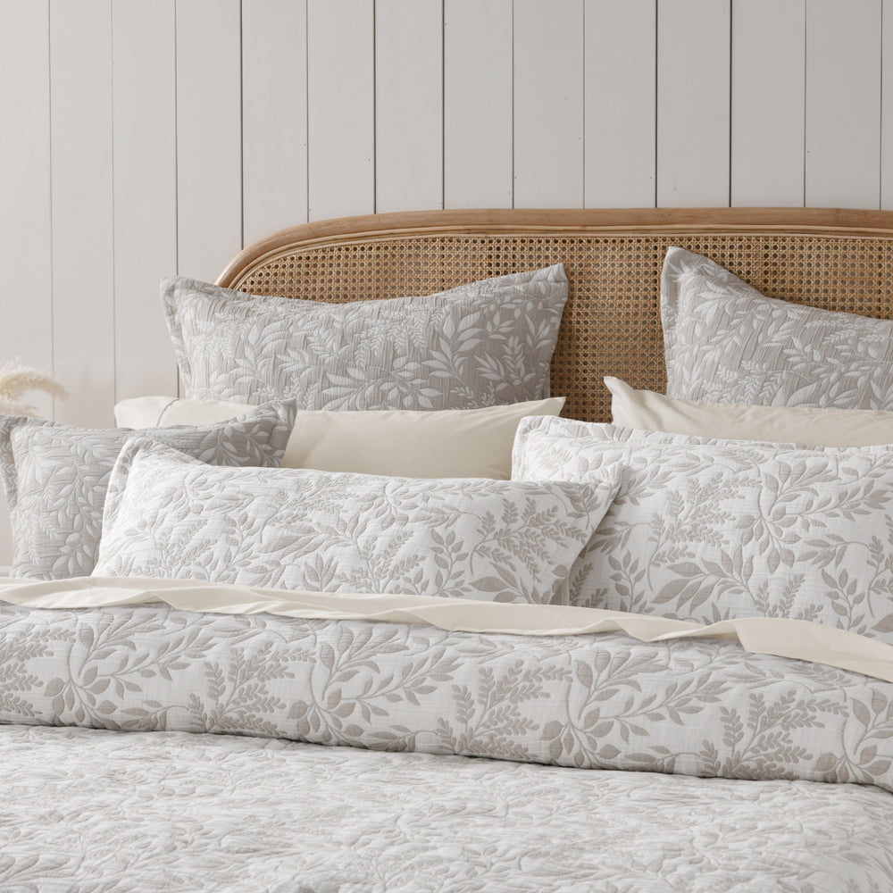 Luxurious Amelia Stone Bedspread Set for King - Sized Bed