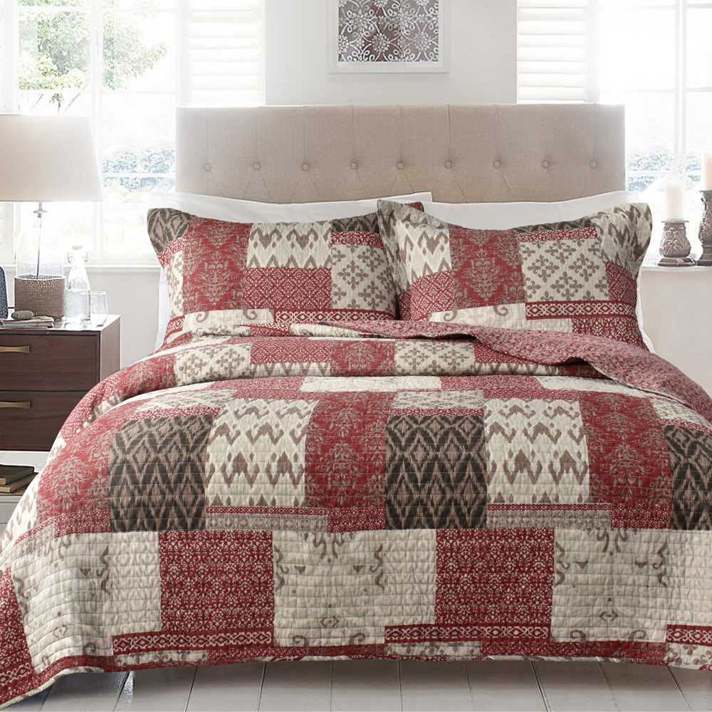 Classic Aberdeen Queen - Sized Bed Coverlet Set for a Rustic Home Decor