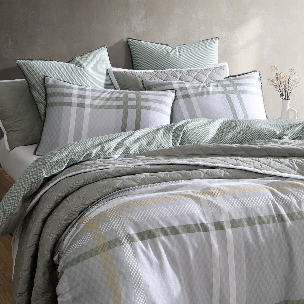 Stylish Logan and Mason Yarmouth Sage King - Size Quilt Cover Set