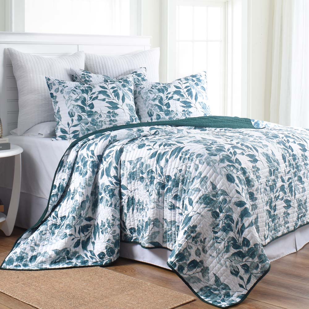 Exquisite Willow Whispers Queen - Sized Bed Coverlet Set for a Peaceful Bedroom Decor