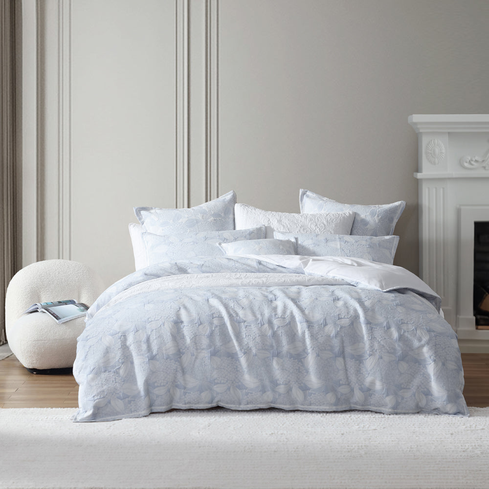 Luxurious Super King Hydrangea Chambray Quilt Cover Set