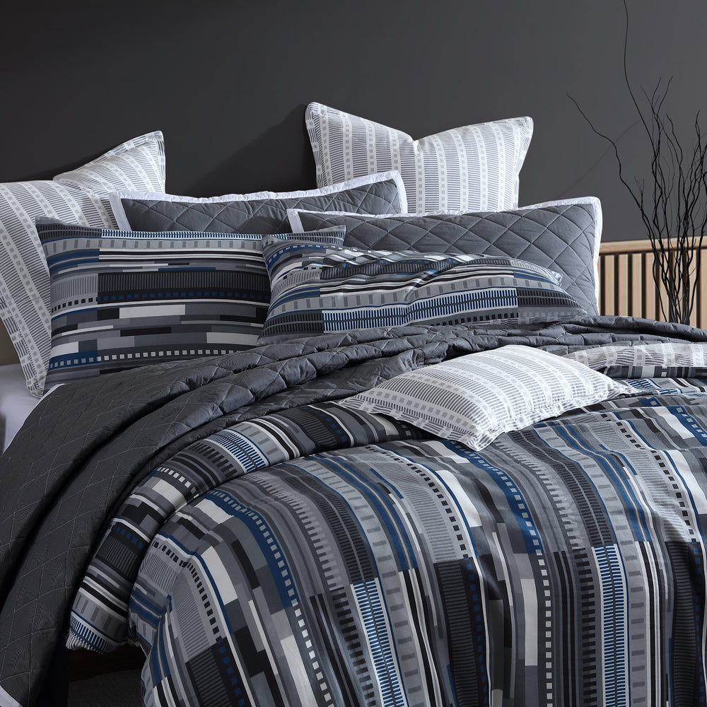 King-Size Urban Charcoal Stripe Quilt Cover Set for Bedrooms