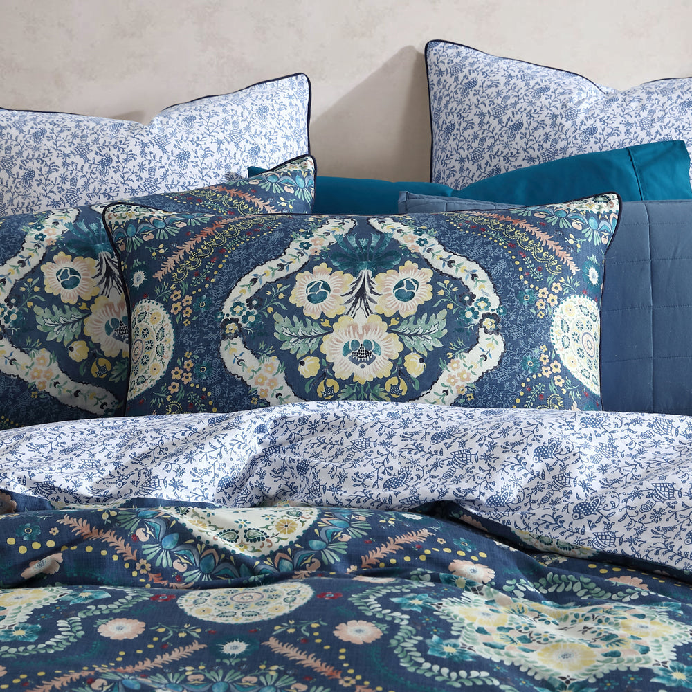 King-Size Kashmir Mid Blue Quilt Cover Set with Exquisite Patterns