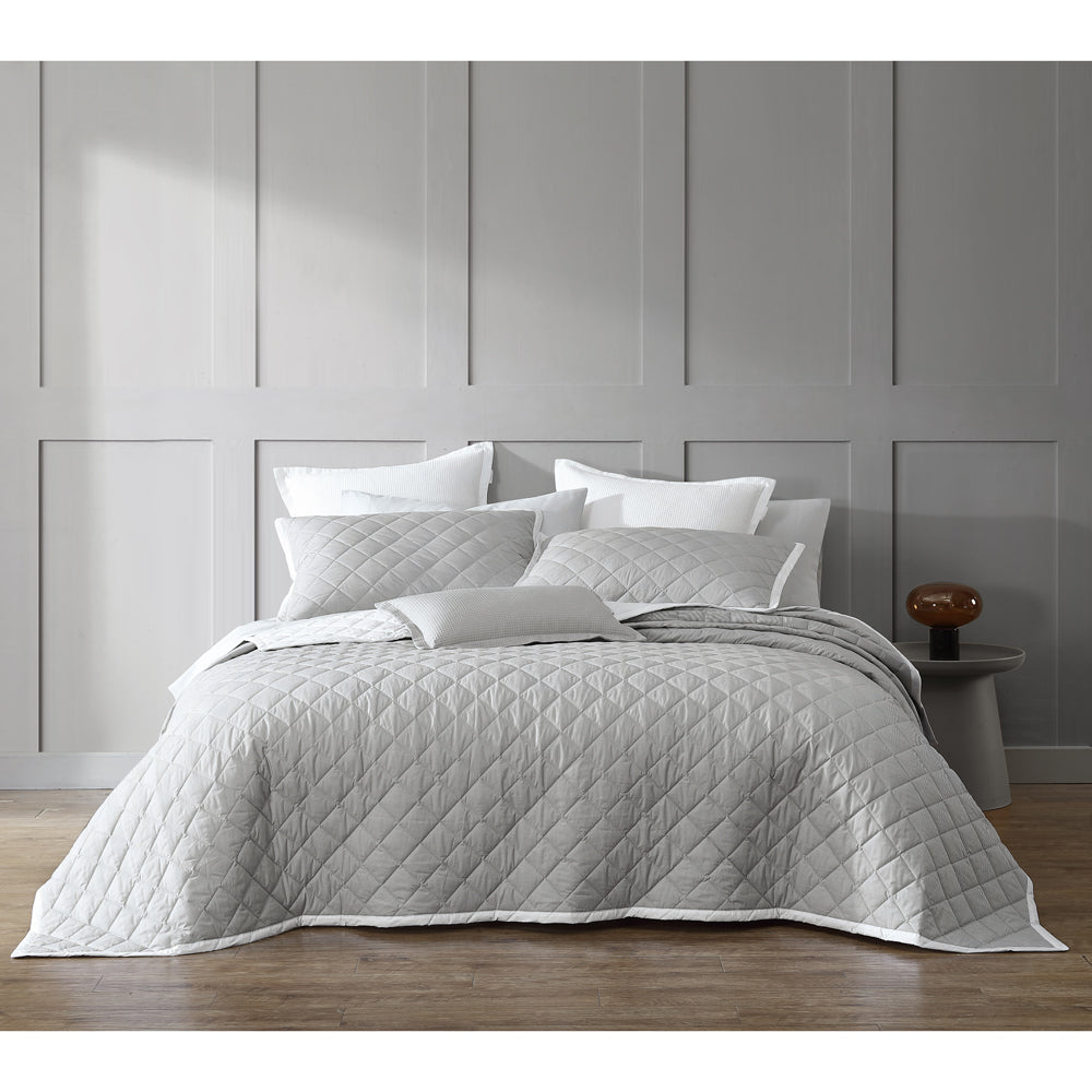 Essex Pewter Bedspread for Queen - Sized Bed: A Refined Bedroom Decor Option