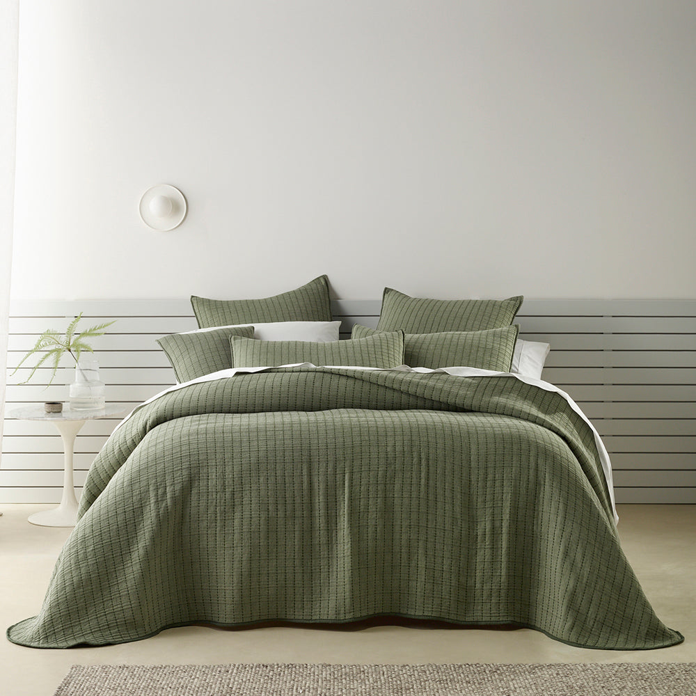 Bianca Bari Green Comfortable Queen Bed Bedspread Set
