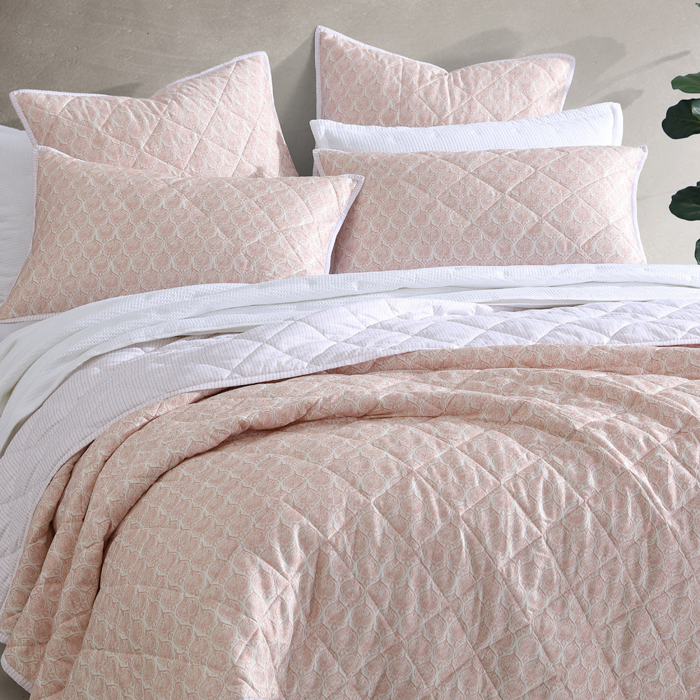Queen/King Size Shelby Rose Bed Coverlet with Boho Elegance