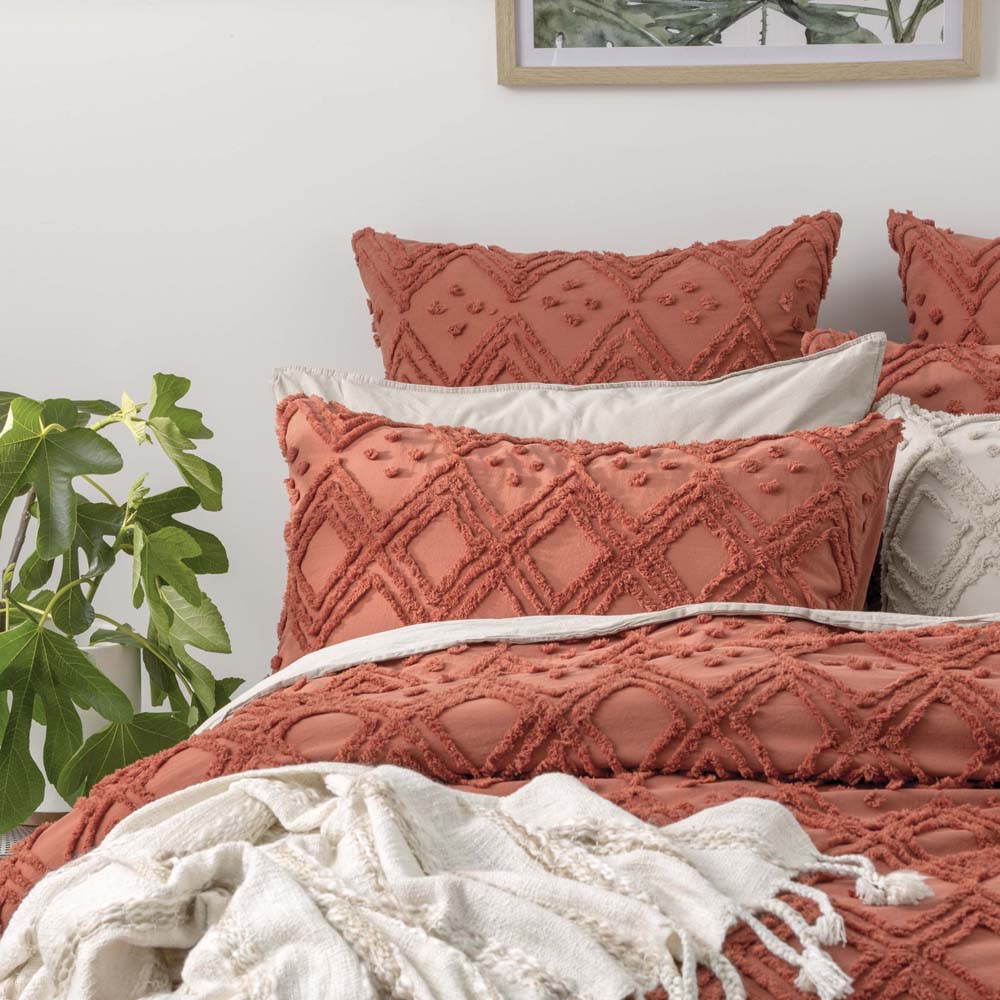 Luxurious Park Avenue Medallion Auburn Quilt Cover Set for Queen-Size Bed