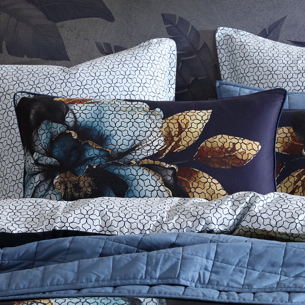 King-Size Golden Glow Navy Quilt Cover Set for a Luxurious Bed Decor