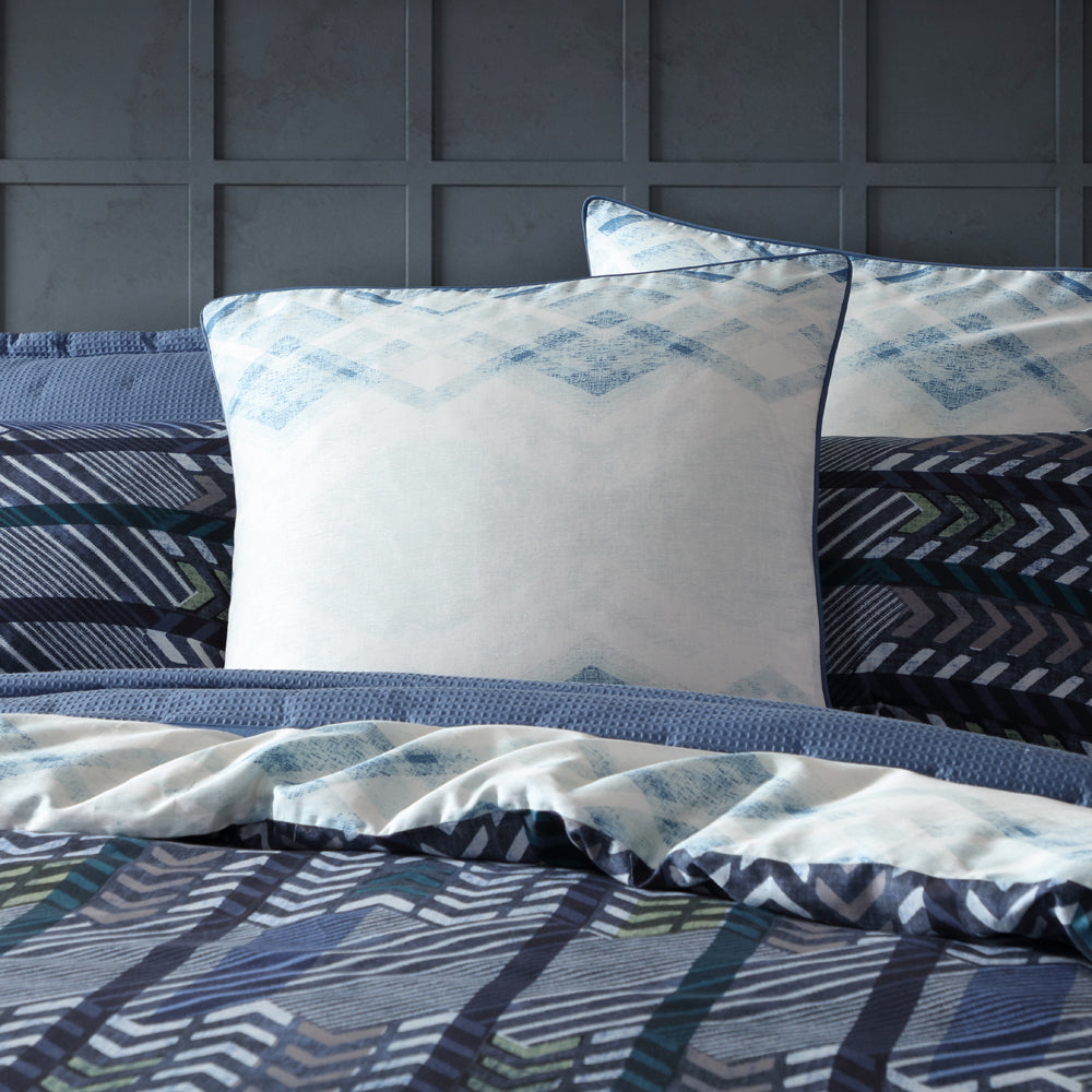 Stylish Men's Chevron Stripe Queen Bed Quilt Cover Set