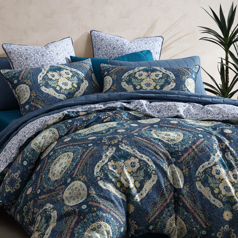 King-Size Kashmir Mid Blue Quilt Cover Set with Exquisite Patterns