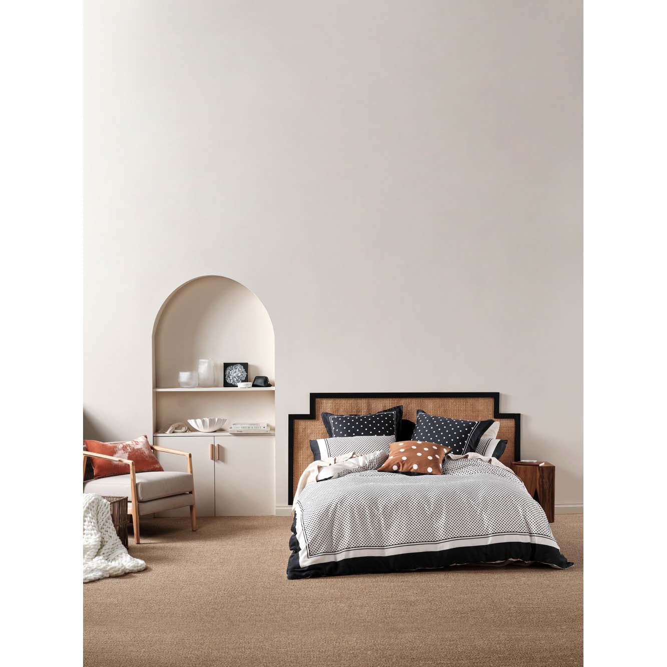 Linen House Super King-Size Vivienne Black Quilt Cover Set - A Timeless Bedroom Decor Piece