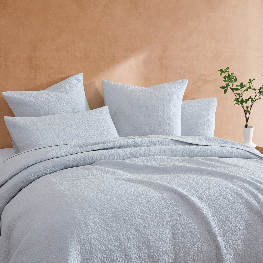 Platinum Logan and Mason Kayo Fog Bed Coverlet for Queen or King Size Beds