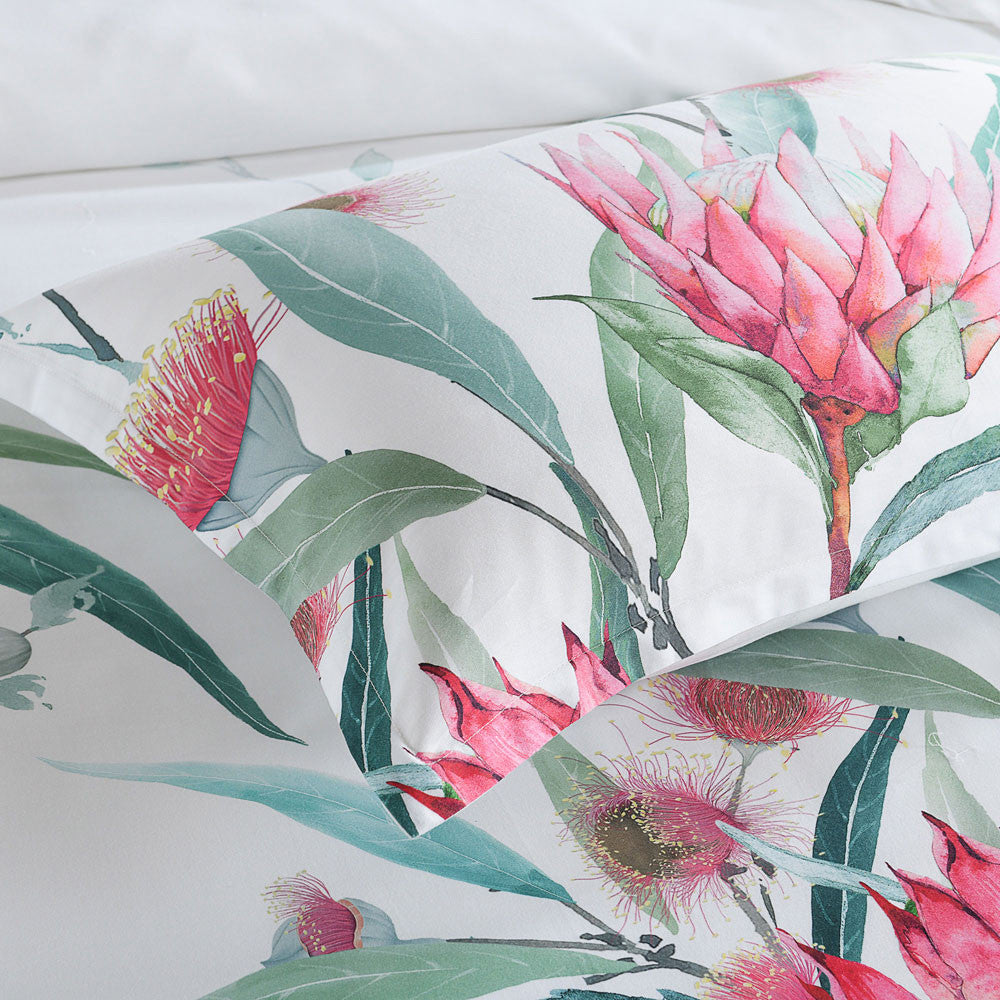 Double Bed Bianca Australiana White Quilt Cover Set with Pink Waratahs
