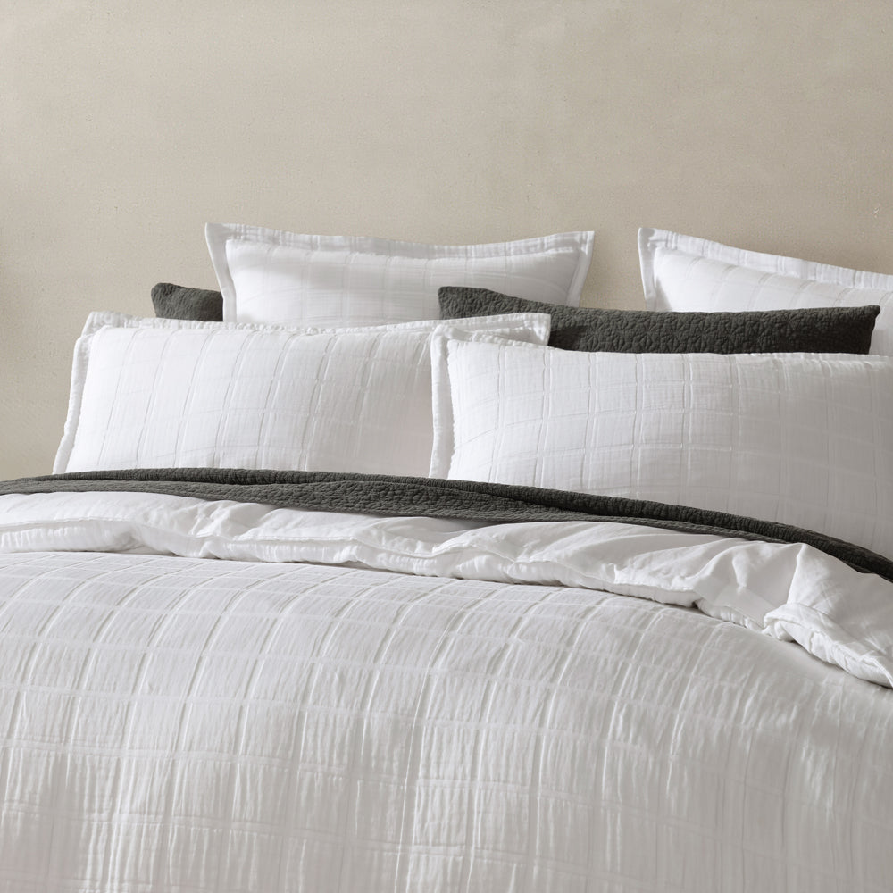 Luxurious Sierra White Super King Size Quilt Cover Set for Bedroom Decor