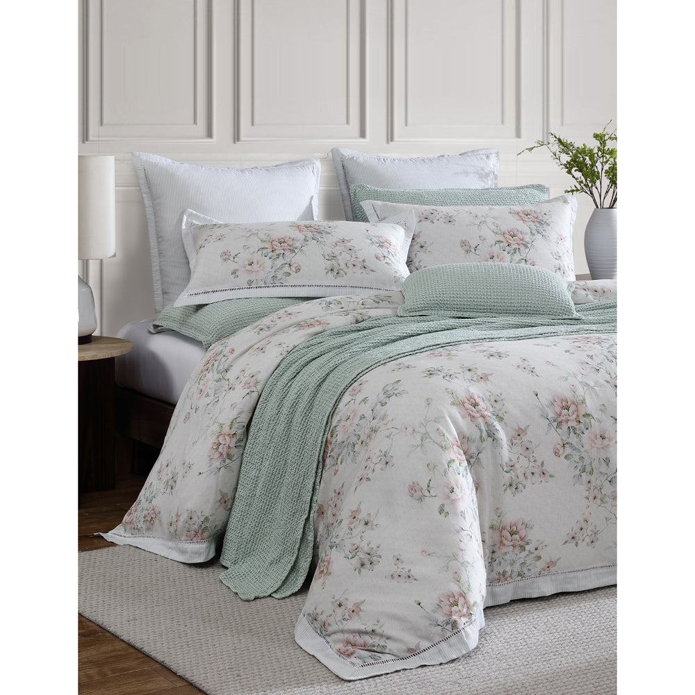 Liyana Frost Queen - Sized Bed Quilt Cover Set with Elegant Floral Design