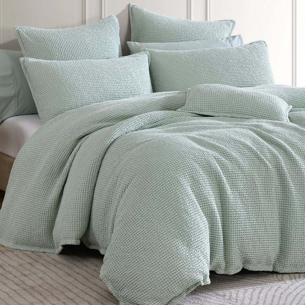 Queen-Size Urban Surf Quilt Cover Set for Bed in Private Collection