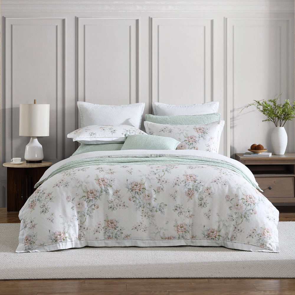 Liyana Frost Queen - Sized Bed Quilt Cover Set with Elegant Floral Design