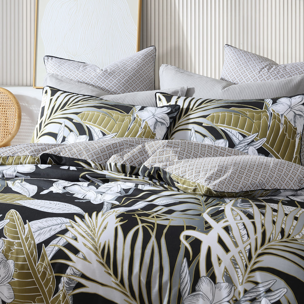 Stylish Tariq Black Queen - Sized Quilt Cover Set for Bed