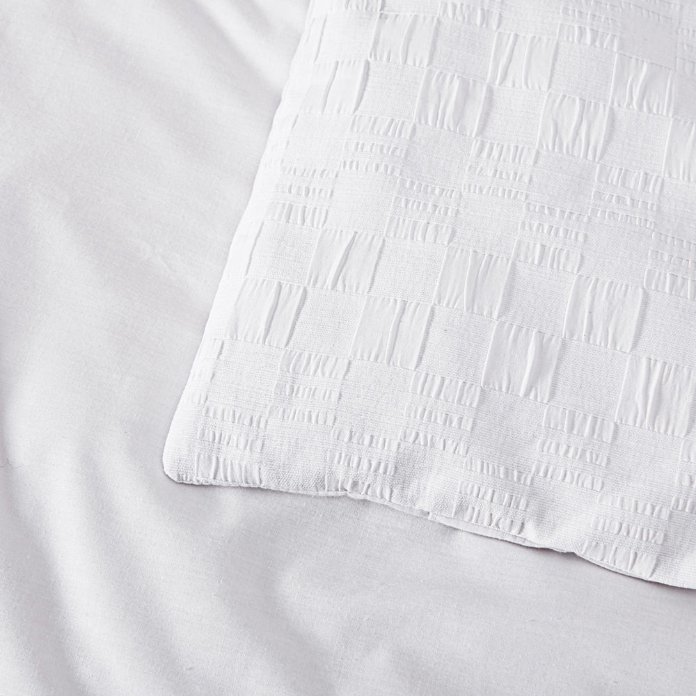 Luxurious Cosmo White Quilt Cover Set for King - Sized Bed