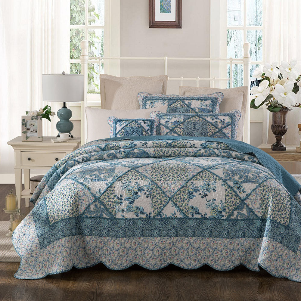 Blue Floral Pattern Super King Size Coverlet Set with Matching Pillowcases