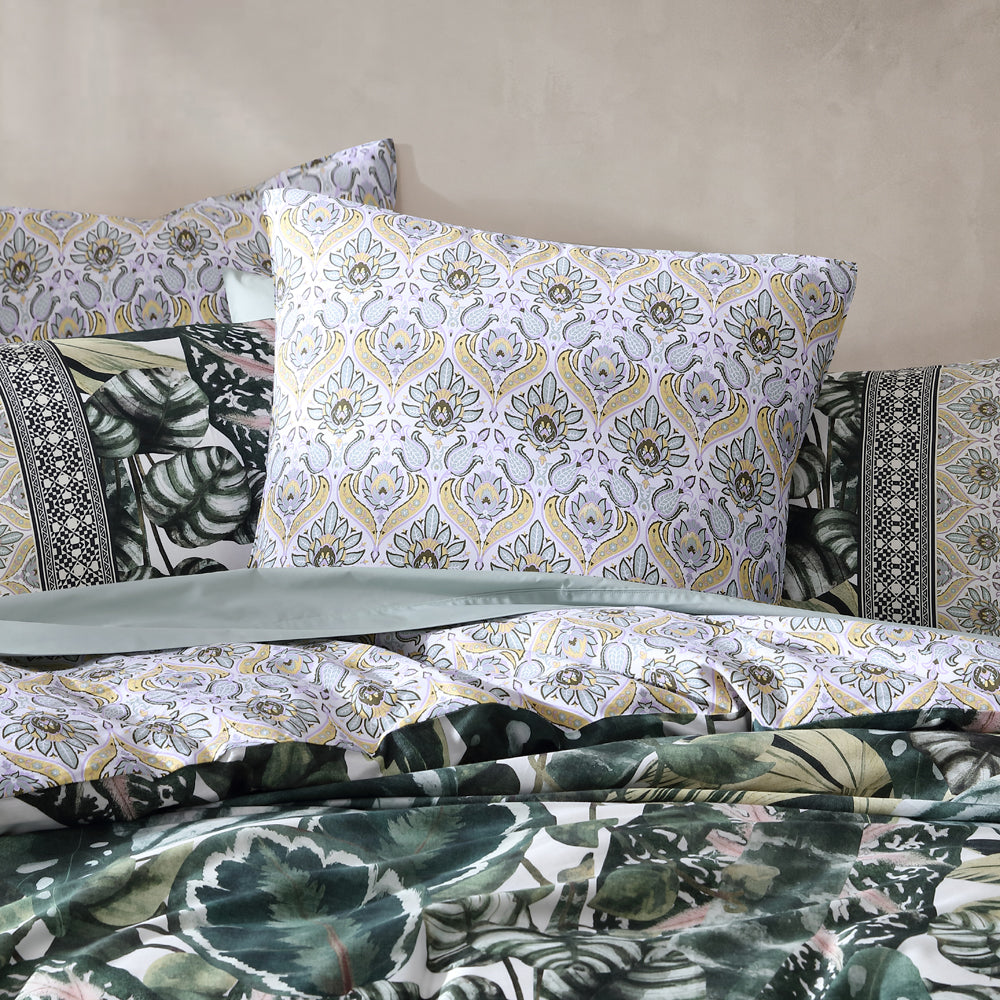 Logan and Mason Seda King-Size Watercolour Tropical Jungle Leaves Quilt Cover Set