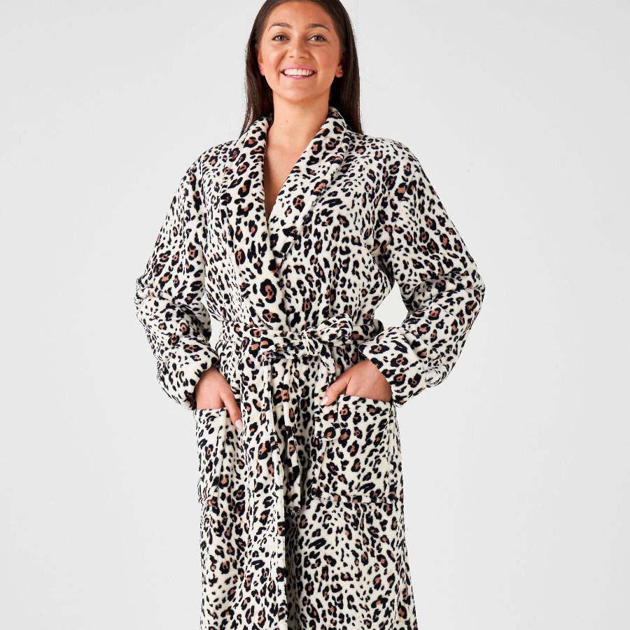 Luxurious One-Size-Fits-Most Leopard Print Plush Bathrobe for Adults