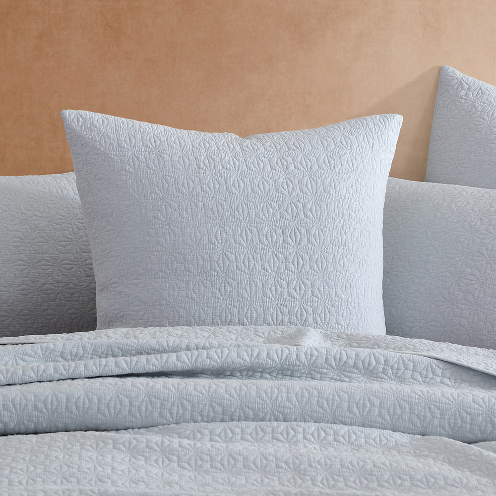 Platinum Logan and Mason Kayo Fog Bed Coverlet for Queen or King Size Beds