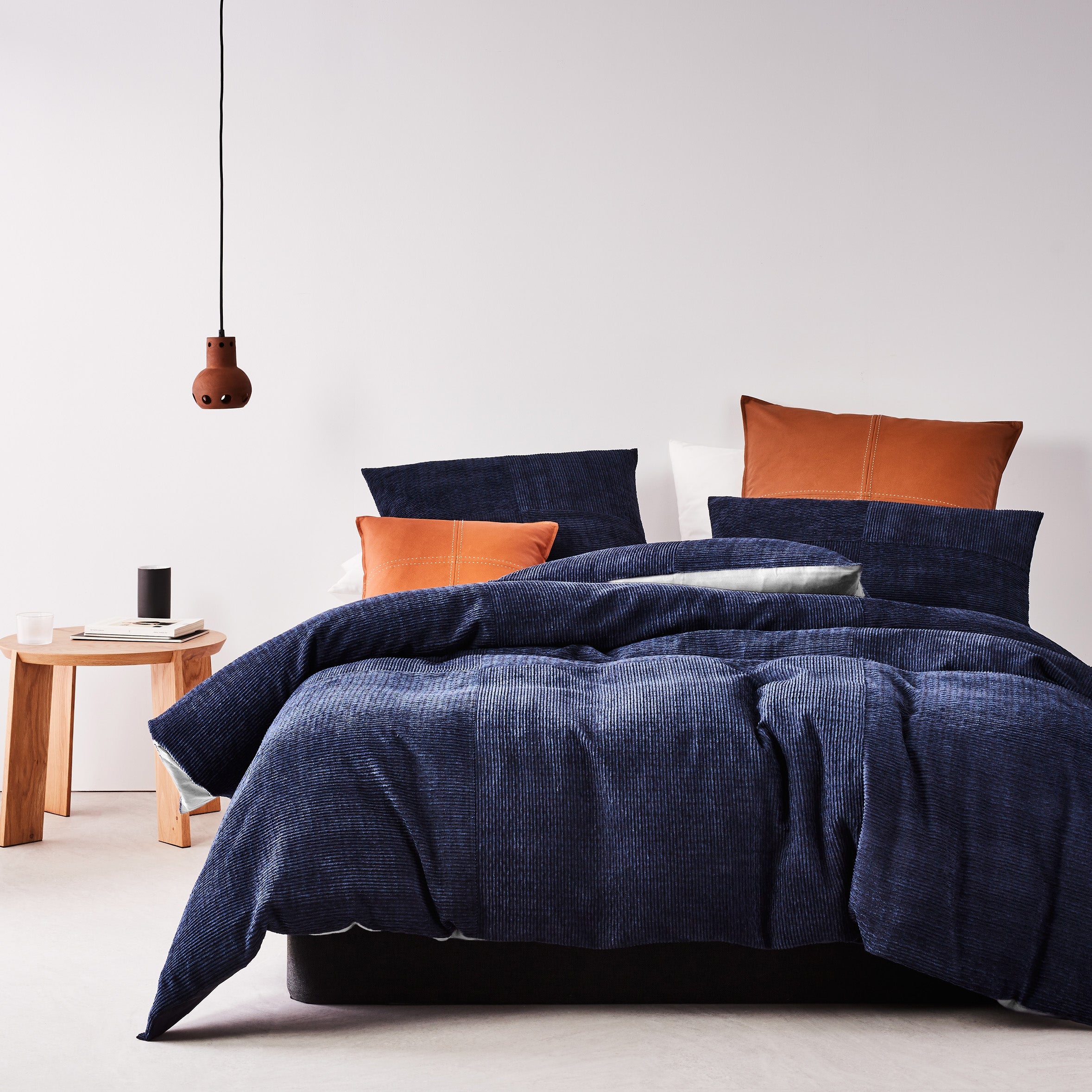 Platinum Daytona Ink Quilt Cover Set for King Size Bed - A Minimalist Bedding Collection