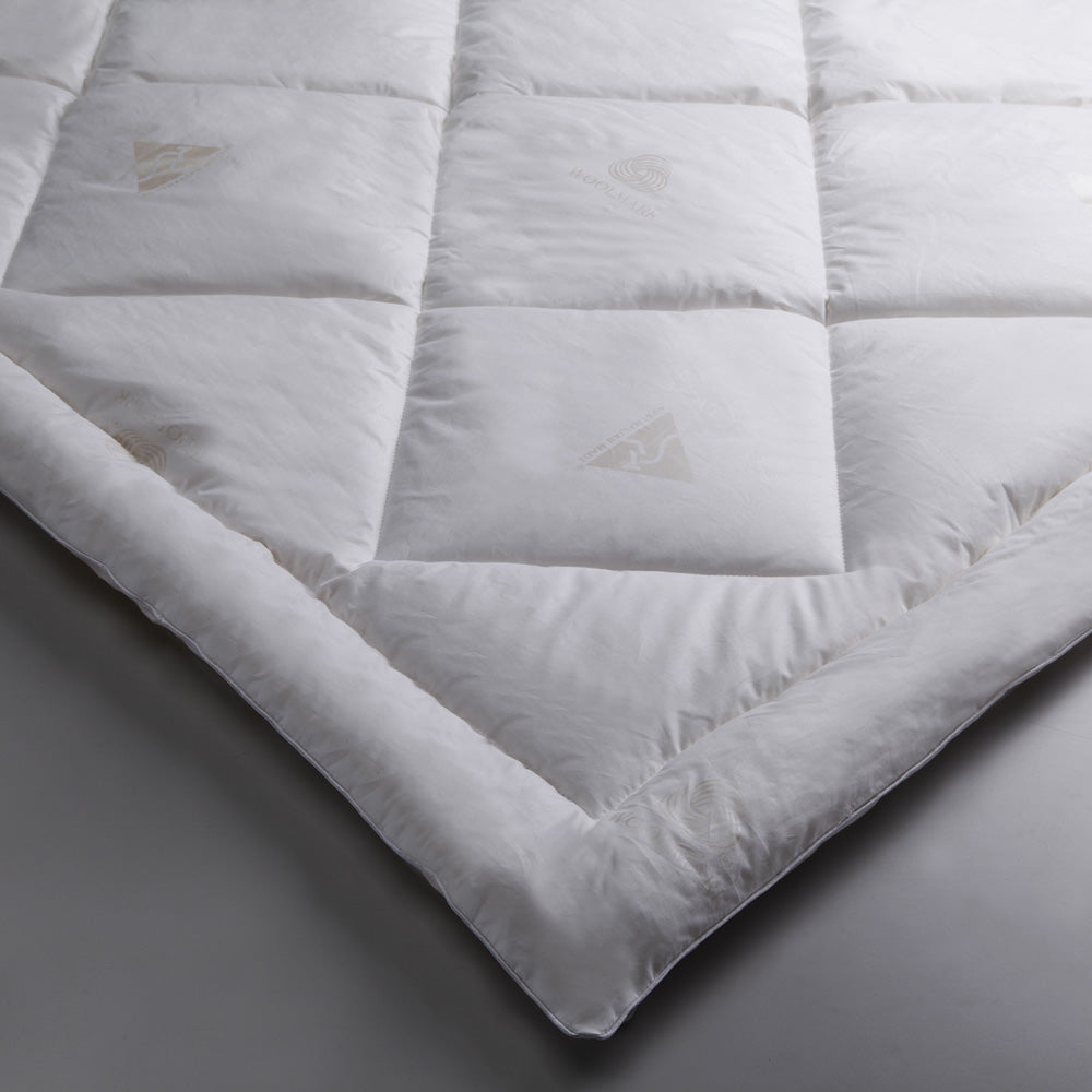 Logan & Mason Premium Pure New Australian Wool Bed Quilt / Doona with 500GSM Fill for Queen Size Bed
