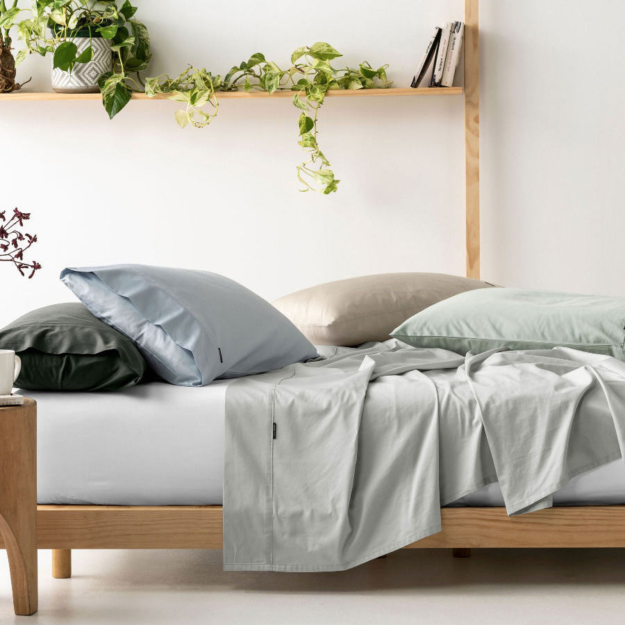 High - Quality Augusta 100% Cotton Queen - Sized Fitted Sheet with 500 Thread Count in Taupe Color for 50cm Deep Mattresses