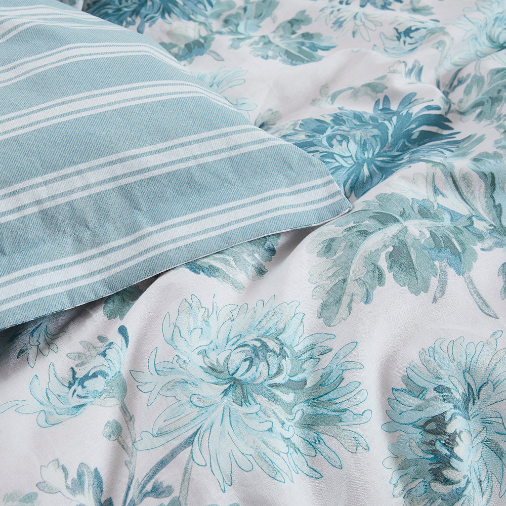 Laura Ashley Maryam Hedgerow Green Double Bed Size Quilt Cover Set for a Graceful Bedroom Decor