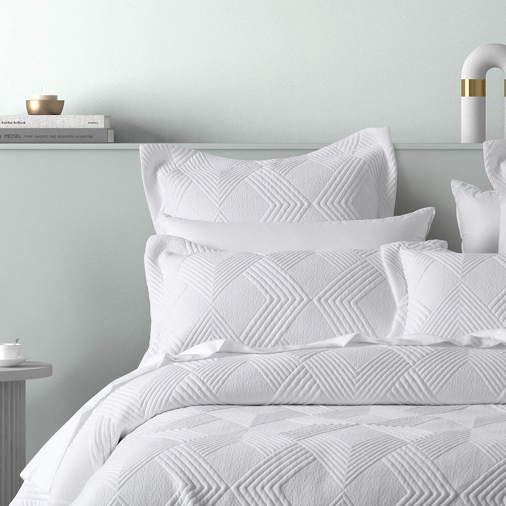 Bianca Cassiano Super King Size White Bed Coverlet Set - A Timeless Bedroom Essential