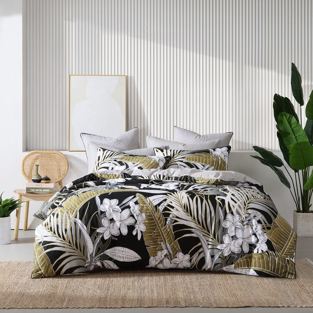 Stylish Tariq Black Queen - Sized Quilt Cover Set for Bed