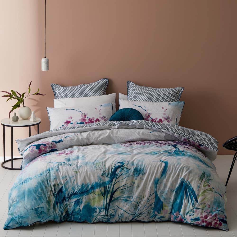 King-Size Augusta Blue Delicate Quilt Cover Set for Bed