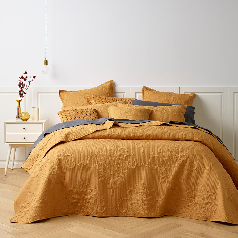 Single Bed Gatwick Gold Luxury Bedspread Set