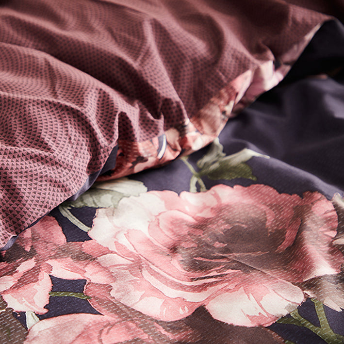 Logan and Mason Ari Navy Queen - Sized Bed Exquisite Quilt Cover Set