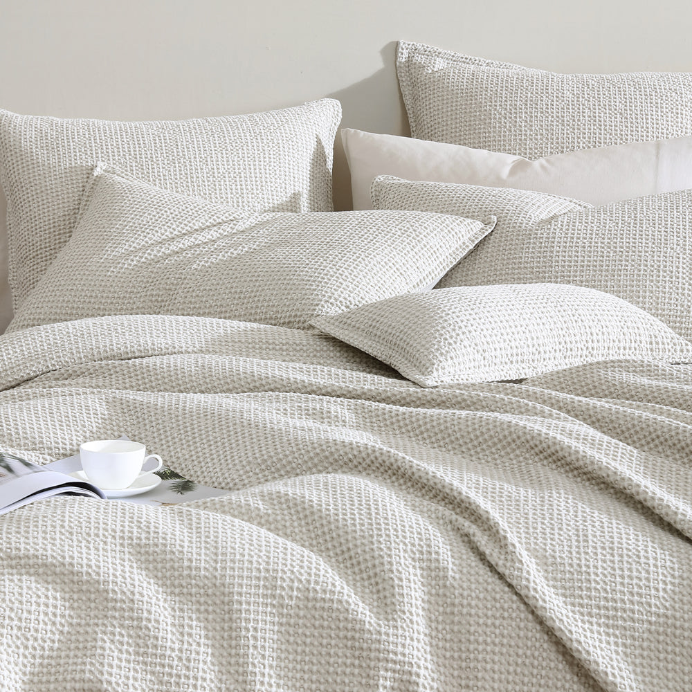 King - Sized Urban Stone Bed Quilt Cover Set for a Cozy Bedroom