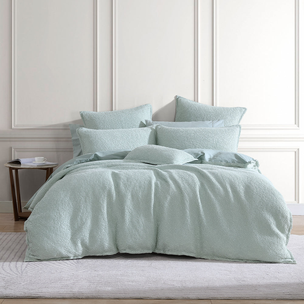 Queen-Size Urban Surf Quilt Cover Set for Bed in Private Collection