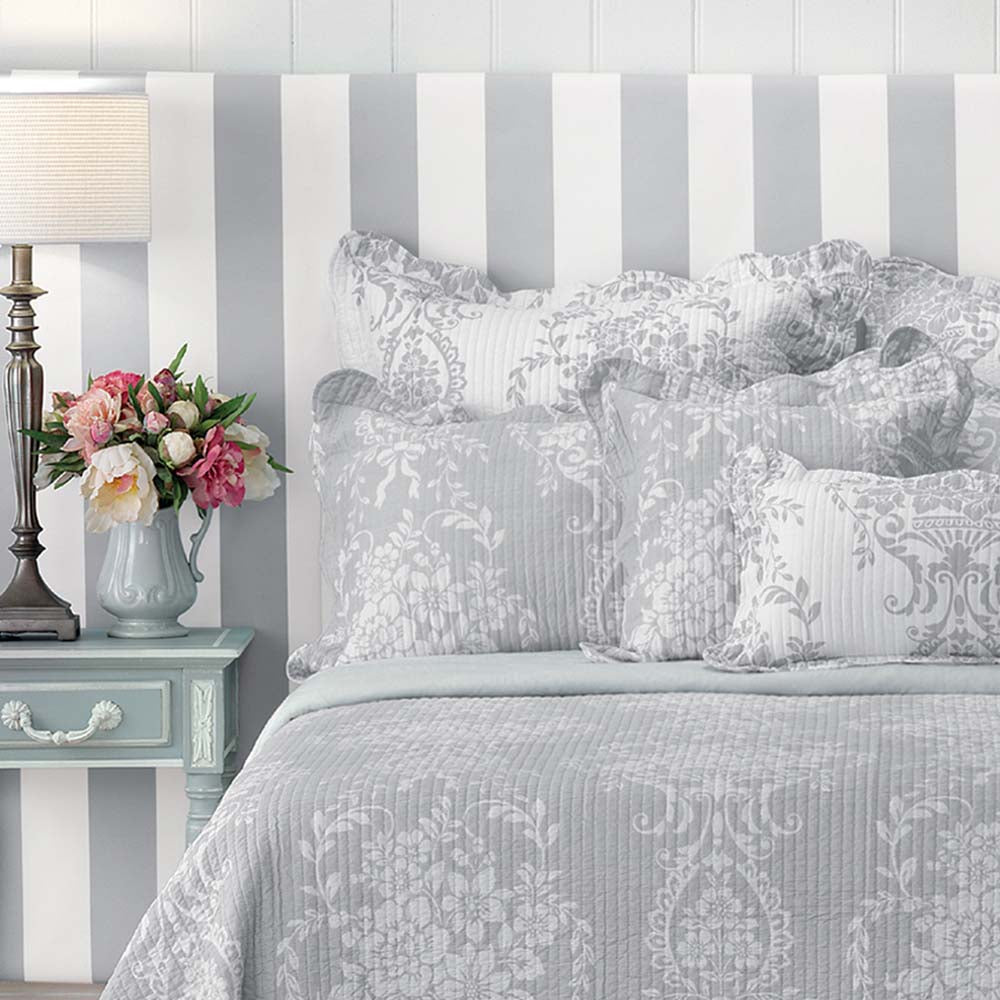 Elegant Florence Grey Bedspread Set for King-Size Bed