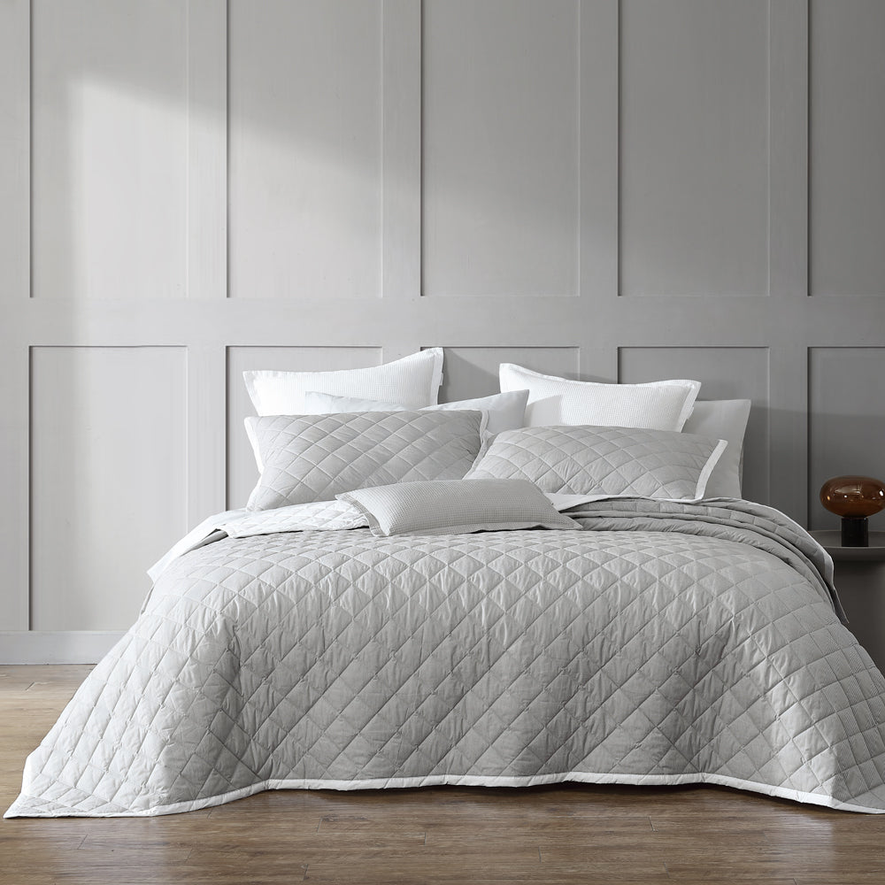 Essex Pewter Bedspread for Queen - Sized Bed: A Refined Bedroom Decor Option