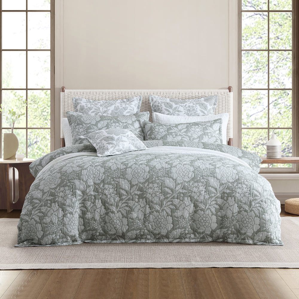 Julieta Thyme Super King Quilt Cover Set with Traditional Floral Design