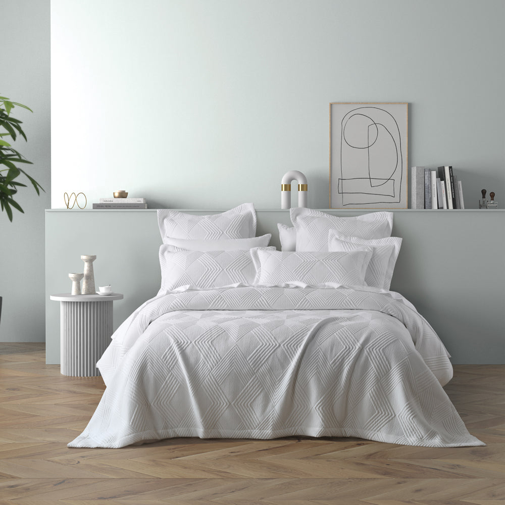 Bianca Cassiano Single / Double Bed Timeless and Elegant White Coverlet Set for Bedroom Decoration