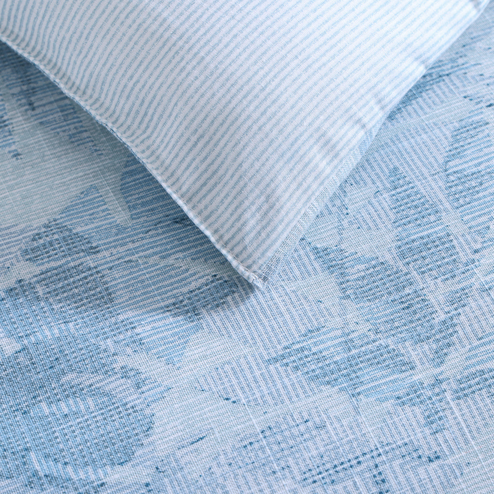 Tommy Bahama Luxury Hanalei Bay Blue Quilt Cover Set for Queen-Sized Bed