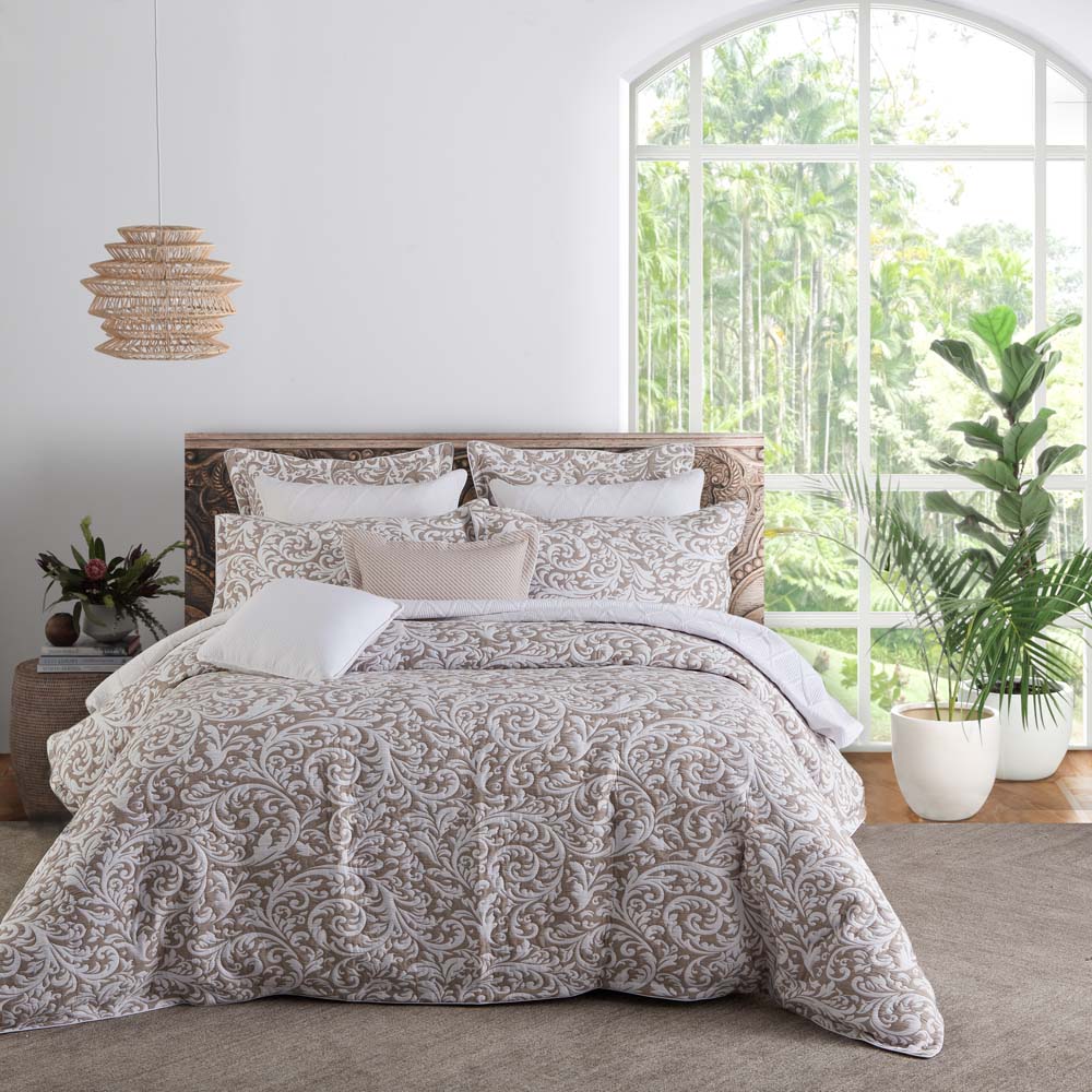 Luxurious Harlow Linen Queen - Sized Quilt Cover Set