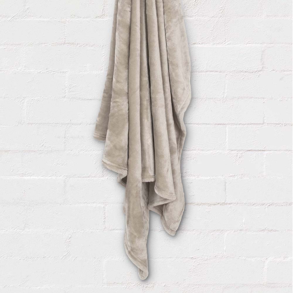 Lucia Ultra - Soft Plush Stone - Patterned Throw for Winter