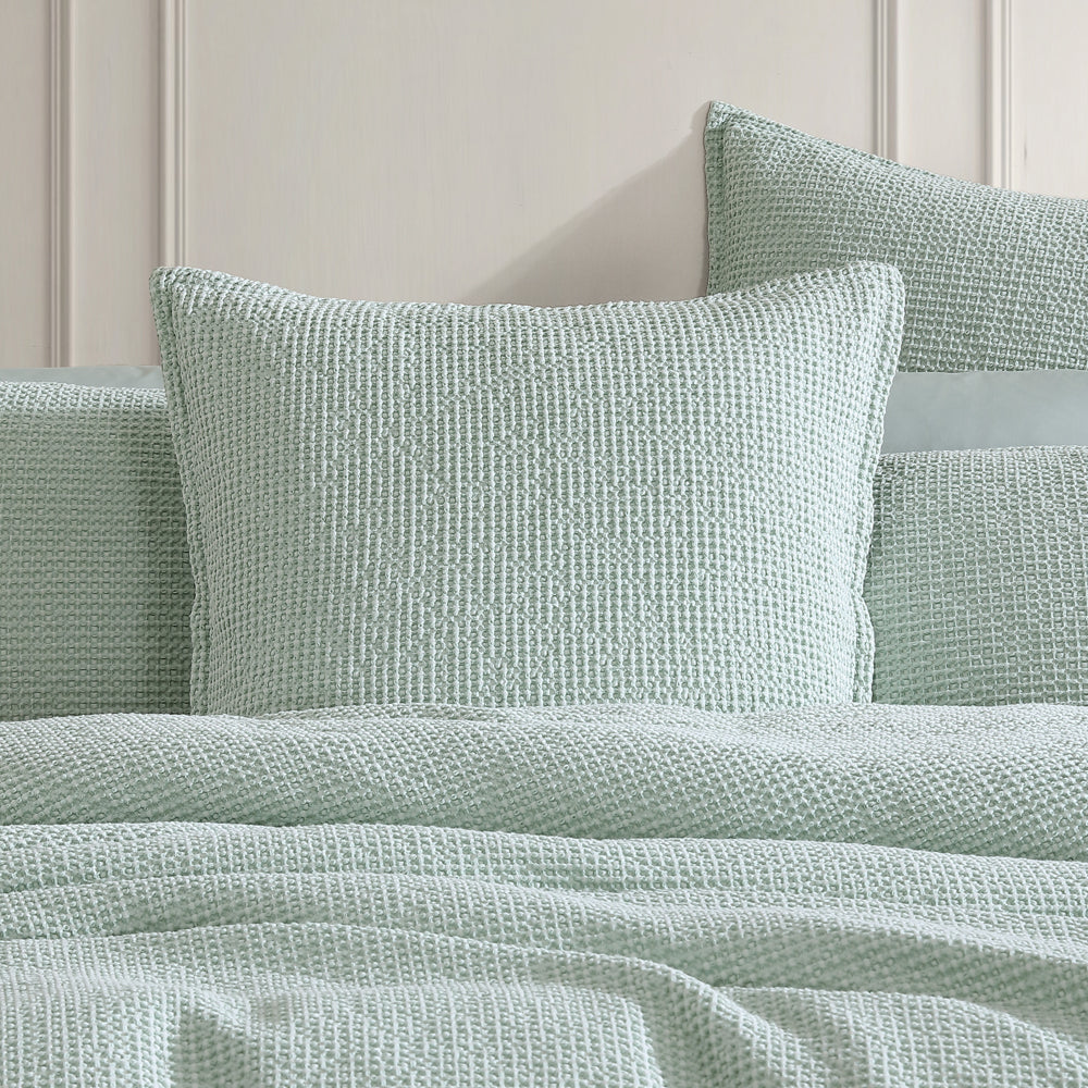 Queen-Size Urban Surf Quilt Cover Set for Bed in Private Collection