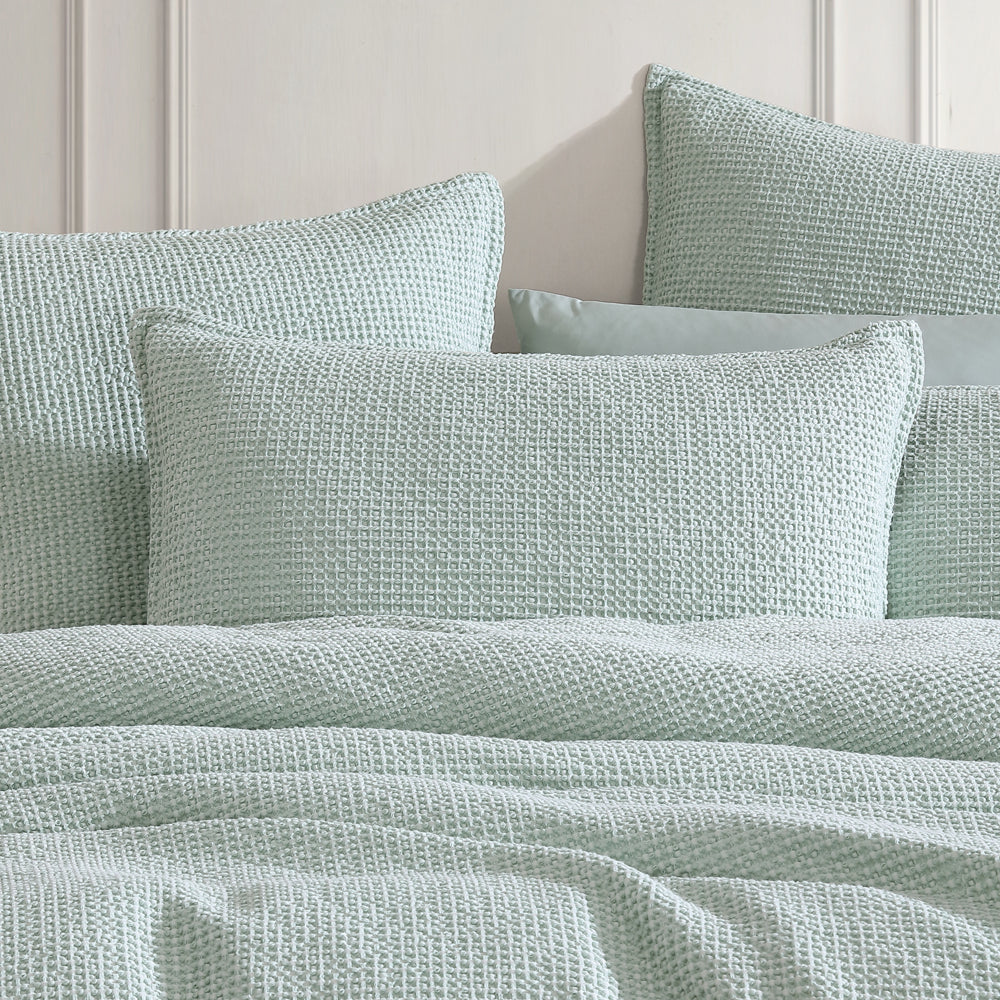 Queen-Size Urban Surf Quilt Cover Set for Bed in Private Collection